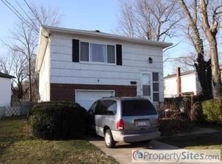 36 1st St, Westbury, NY 11590