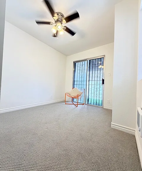 2840 S Mansfield Ave — Photo 16