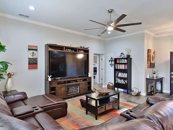 3rd image of 158 Newhouse Dr