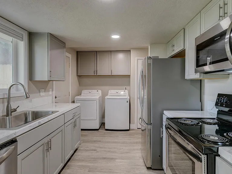 Complete Remodel near Boise River _ Pet Friendly! — Photo 9
