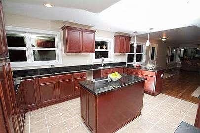 5th image of 1315 W Larkspur Ln