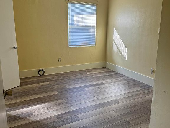 3rd image of 1057 S Deleon Ave #B