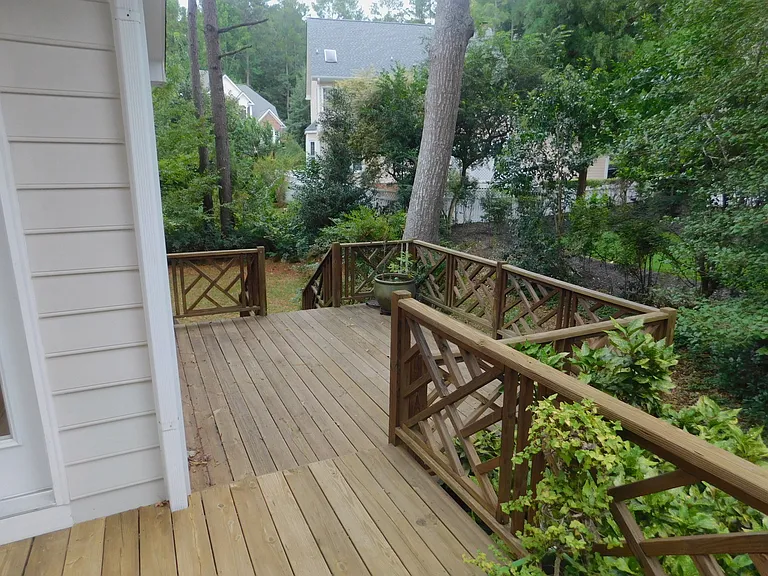 106 Southbank Dr — Photo 14