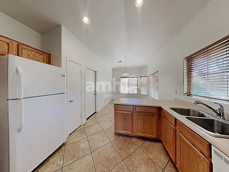 4324 W Darrow St — Photo 4