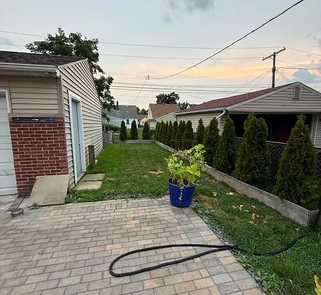 3262 Harding St — Photo 5