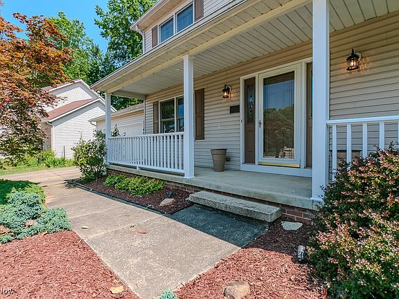 2nd image of 38188 Emsley Sq