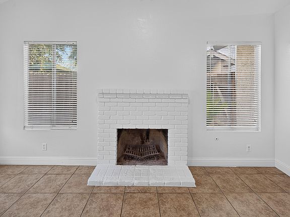 3rd image of 1201 E Ferguson Avenue