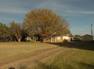 512 N State Road 1490, Levelland, TX 79336