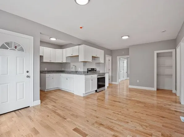 1319 Main St #2, Worcester, MA 01603
