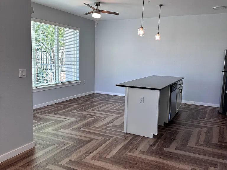 1255 N Cotton St #203 — Photo 4