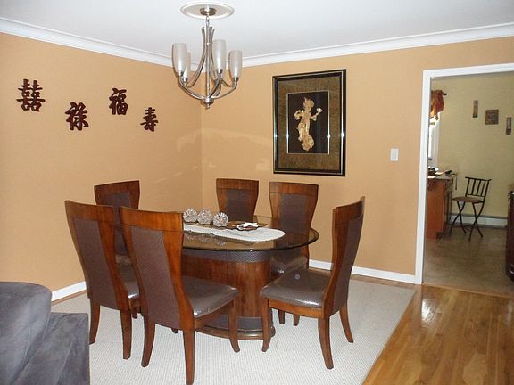 3rd image of 4427 Wilshire Ln #J27