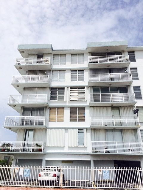 1st image of 7800 Carlyle Ave APT 4B