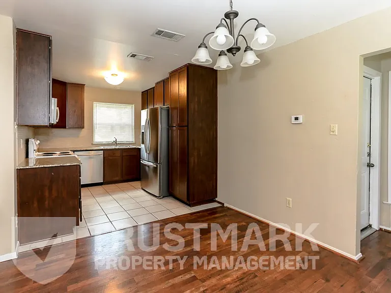 1230 Preswick Cir — Photo 8