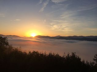 359 Hounds Run Rd, Townsend, TN 37882