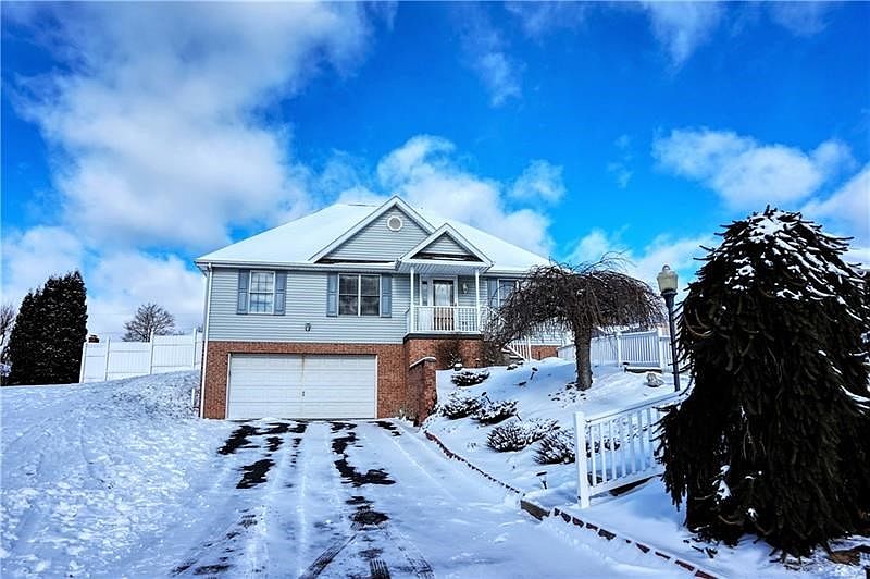 Beautiful curb appeal!