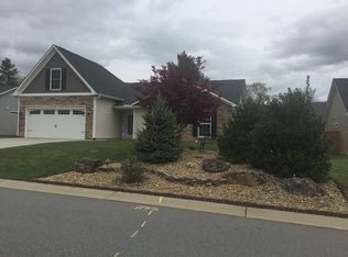 9 Woodbriar Rd, Weaverville, NC 28787