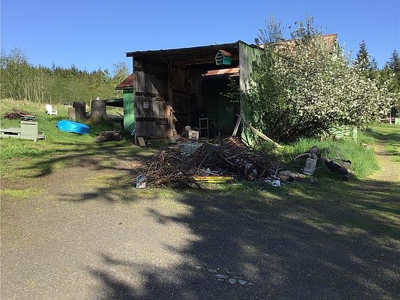 Fishing close by at Cowlitz River, Swofford Pond, Riffe Lake and Mayfield Lake. 