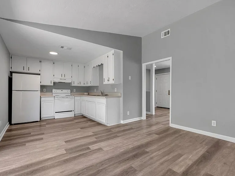 27 Sierra Rd — Photo 9