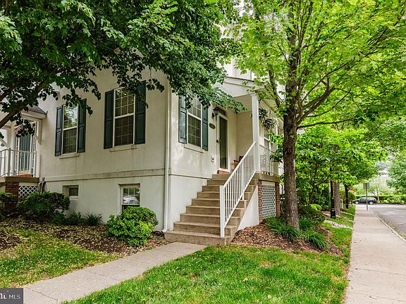 2nd image of 302 Lantern Dr #108