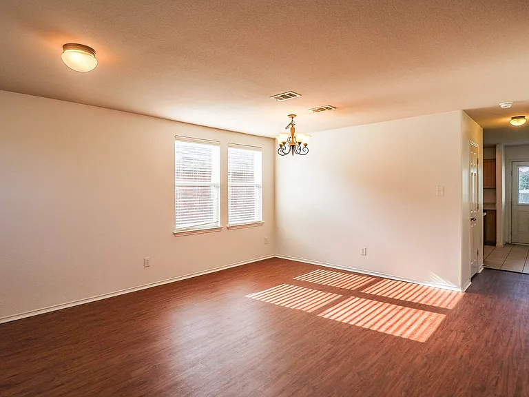 2324 Cavalry Dr — Photo 5