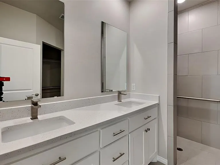 6932 Labelle Dr — Photo 14