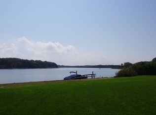 1690 N Bayview Rd, Southold, NY 11971