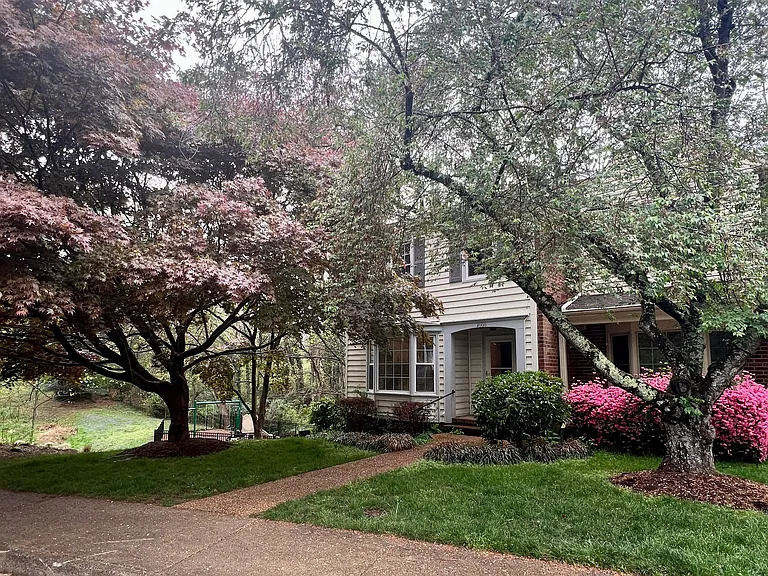 1000 Huntwood Ln — Photo 1