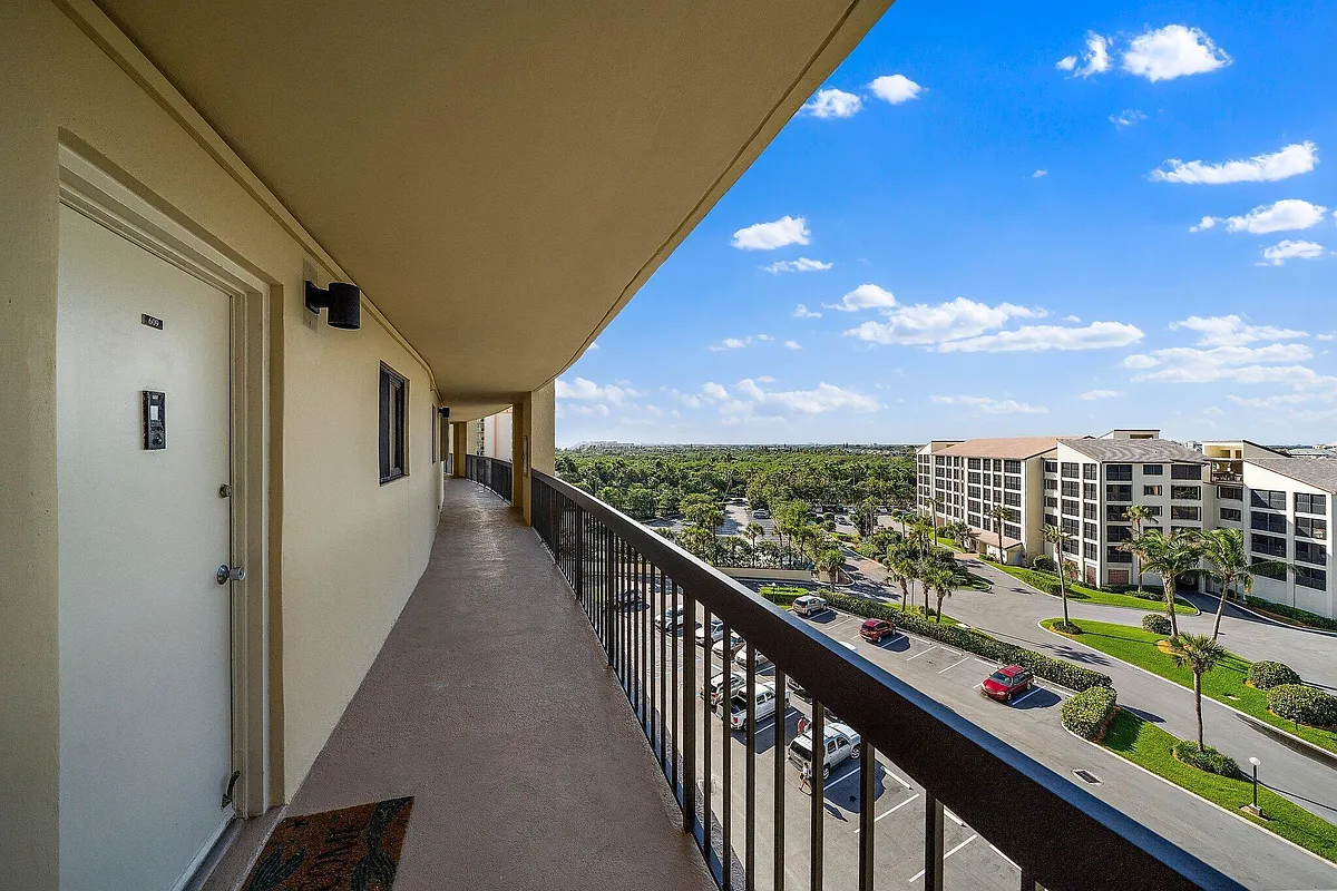 Building Photo - 100 Ocean Trail Way #609