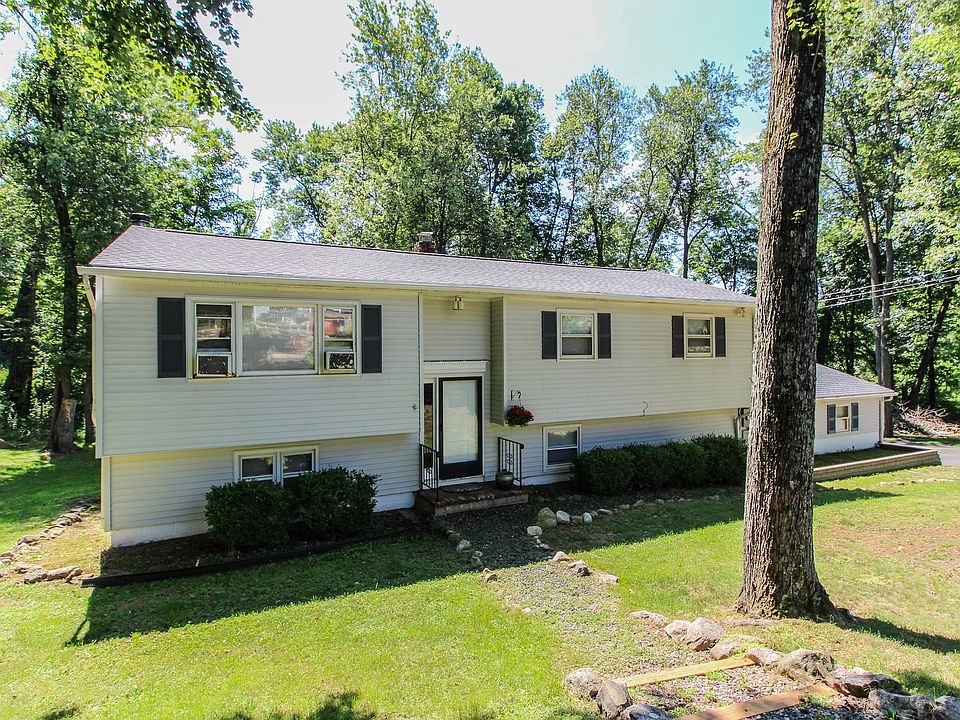 4 Satterlee Rd, New Fairfield, CT 06812 Zillow
