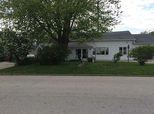 103 N Locust Ave, Prairieburg, IA 52219