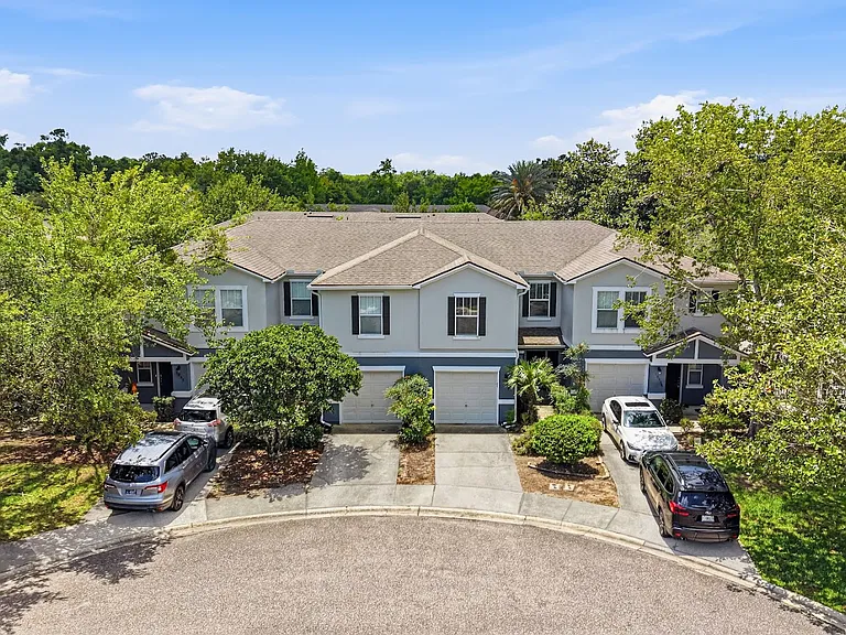 1049 N Black Cherry Dr — Photo 3