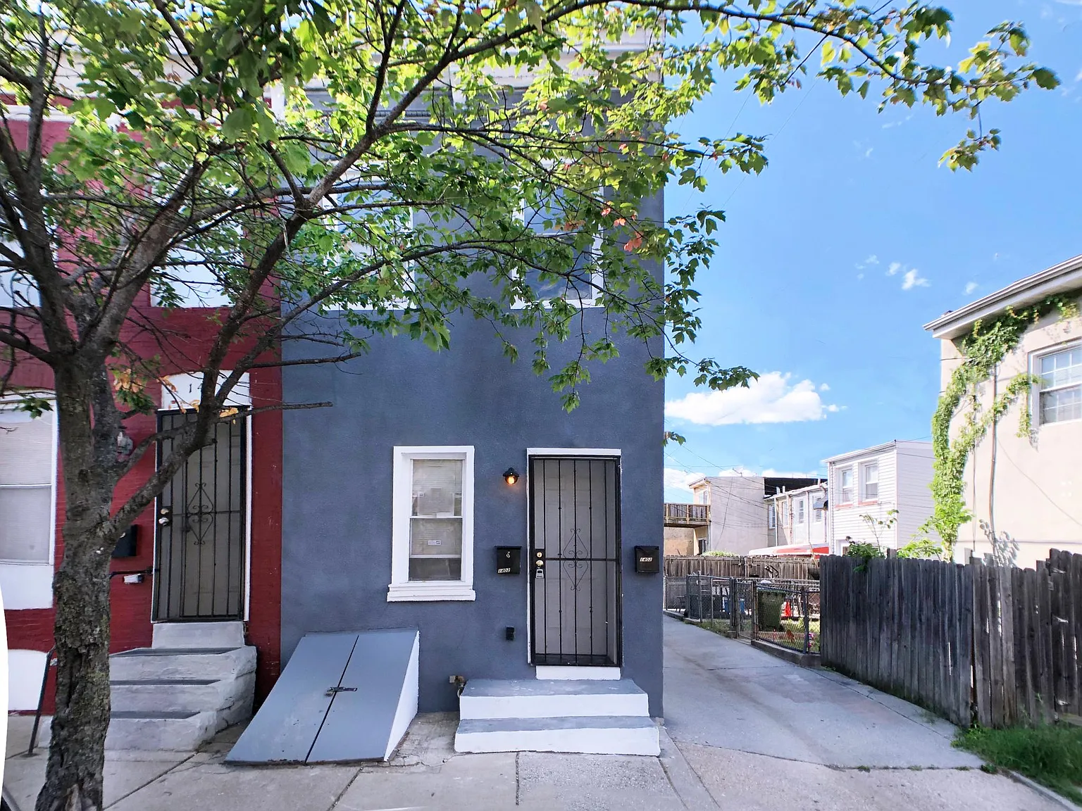 1402 Carroll St — Photo 3