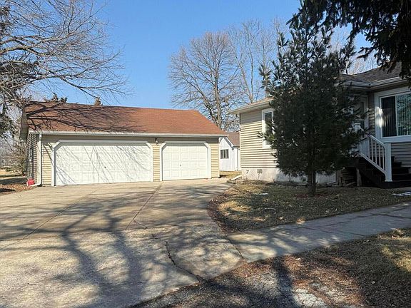 4th image of 10920 Thielen St