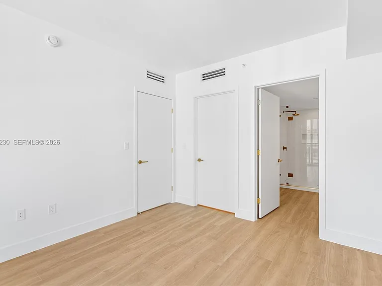 90 NE 32nd St #1009 — Photo 10