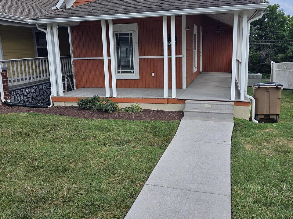 1st image of 318 E Oak Hill Ave