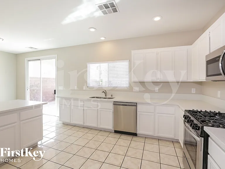 10219 Falling Needle Ave — Photo 6