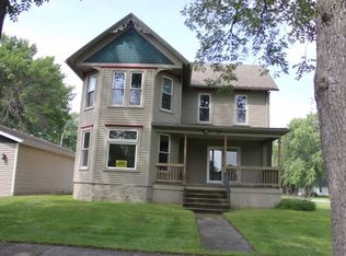 129 E Vine St, Piper City, IL 60959