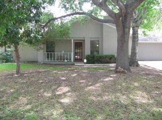 213 Lake Ridge Dr, Seguin, TX 78155