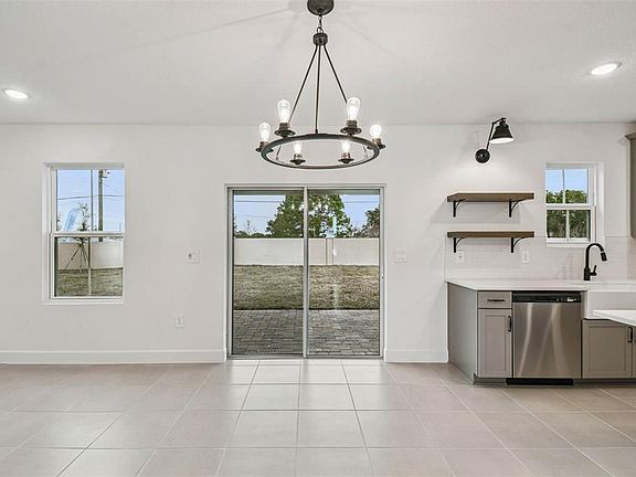 4th image of 3017 Halter Way #4