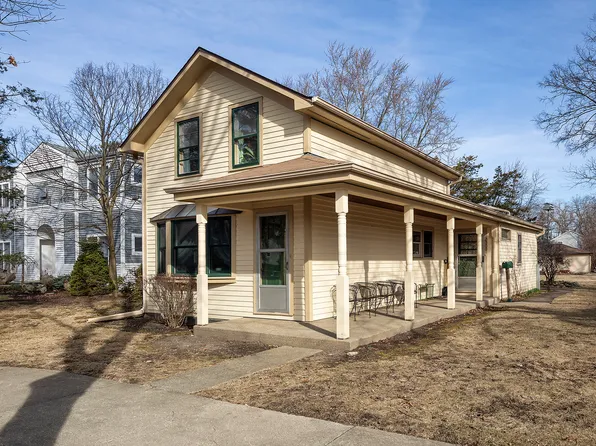 2000 Schiller Ave, Wilmette, IL 60091