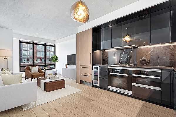 1st image of 196 Orchard St #6B