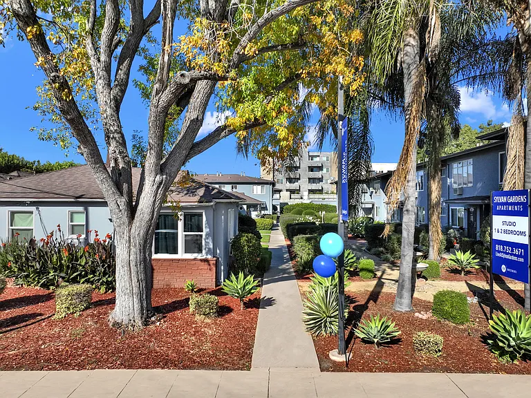 Sylvan Gardens — Photo 10