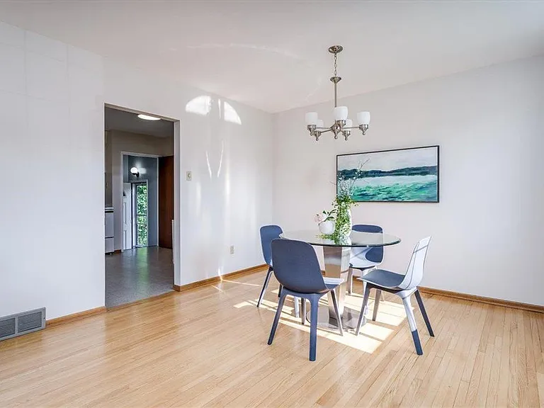 15 Lomond Blvd #15 — Photo 8