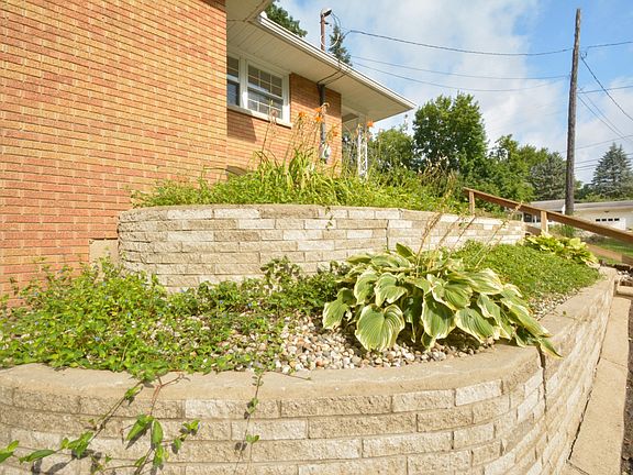 734 Golden ave. BC-205