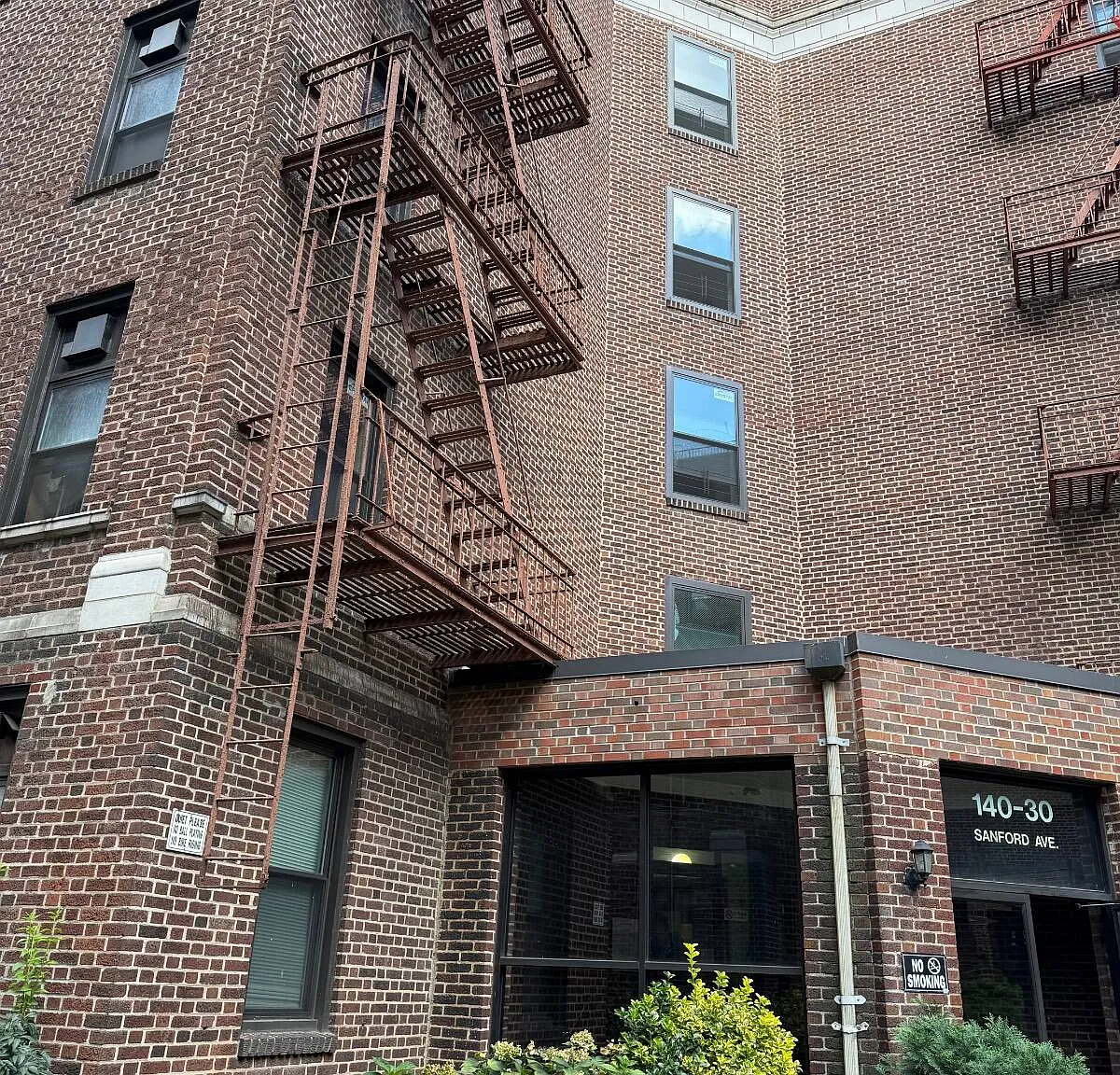 2 bed, 1.0 bath, $2,600 — Photo 2