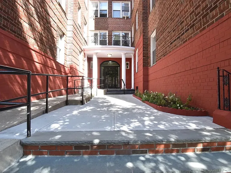 739 W 186th St #1G — Photo 10