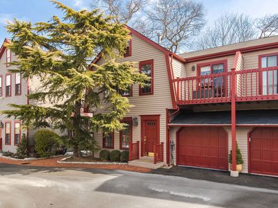 49 Indian Harbor Dr APT 9, Greenwich, CT, 06830
