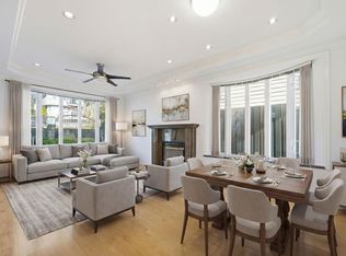 213 W 28th St, North Vancouver, BC V7N 2H9