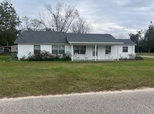 102 College St, Kinston, AL 36453