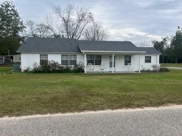 102 College St, Kinston, AL 36453